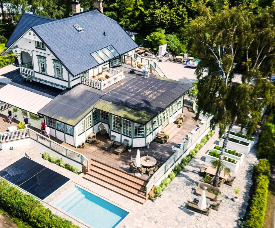 A visit to Luxurious Villa Strandvägen.