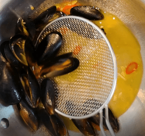 Lift up Mussels