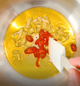 Fry garlic and chilli